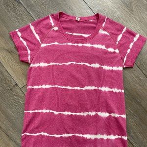 LULULEMON SWIFTY TECH SHIRT - size 10